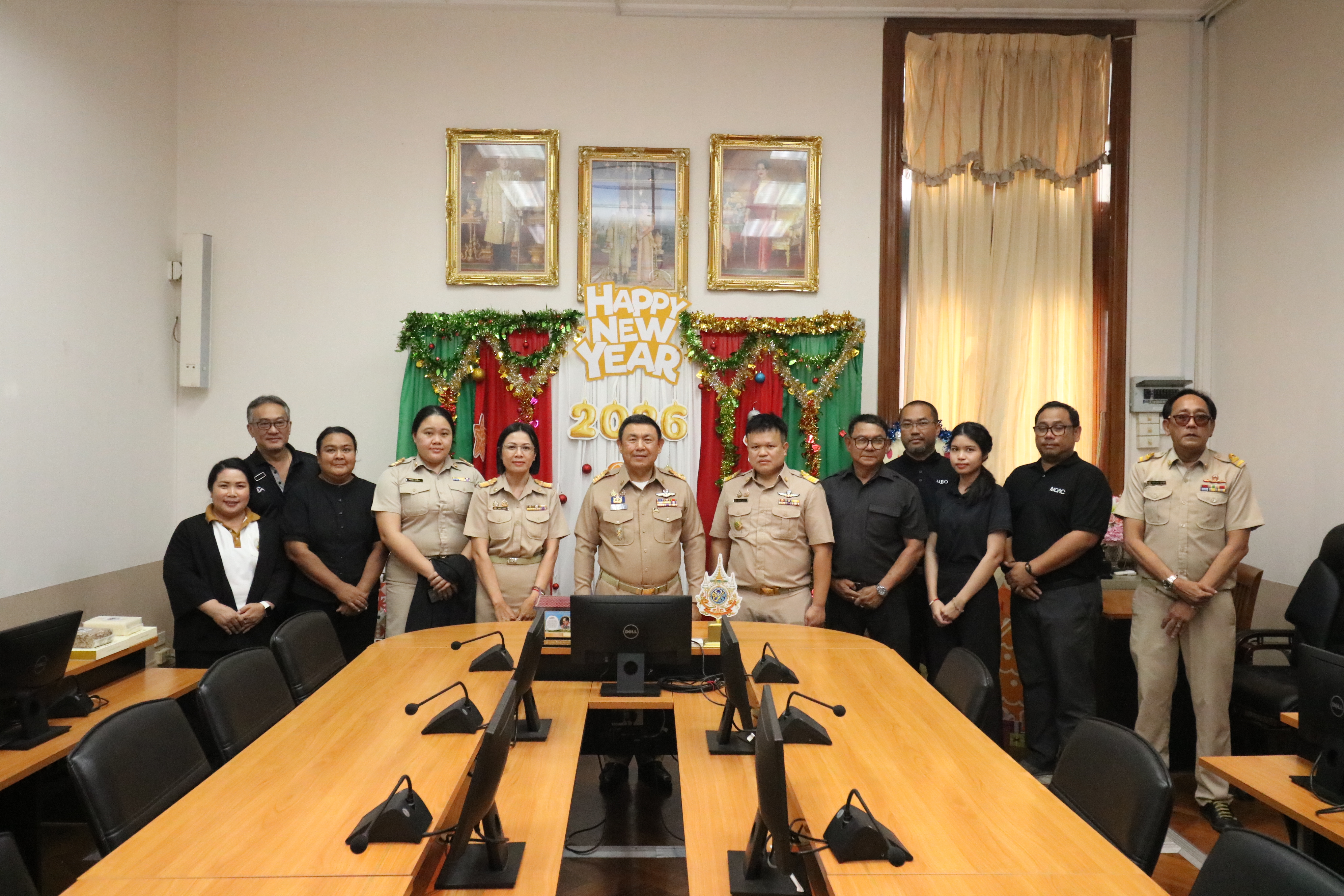 title - ส.ป.ก. ร่วมกัน สวัสดีปีใหม่ ผู้บริหารสำนักงานการปฏิรูปที่ดินเพื่อเกษตรกรรม พร้อมรับพรต้อนรับปีใหม่ 2569